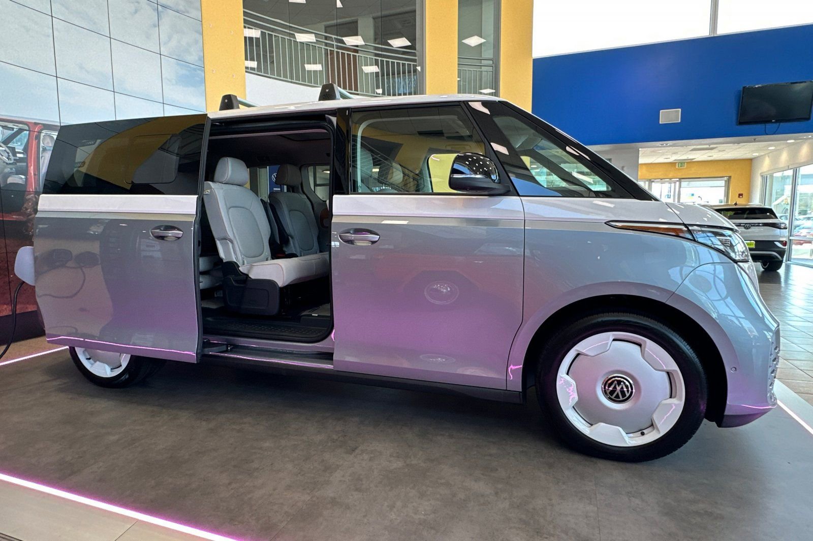 New 2025 Volkswagen ID. Buzz 1st Edition image 8