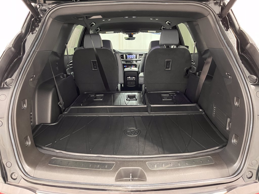 Used 2023 Buick Enclave Essence AWD/4WD image 6