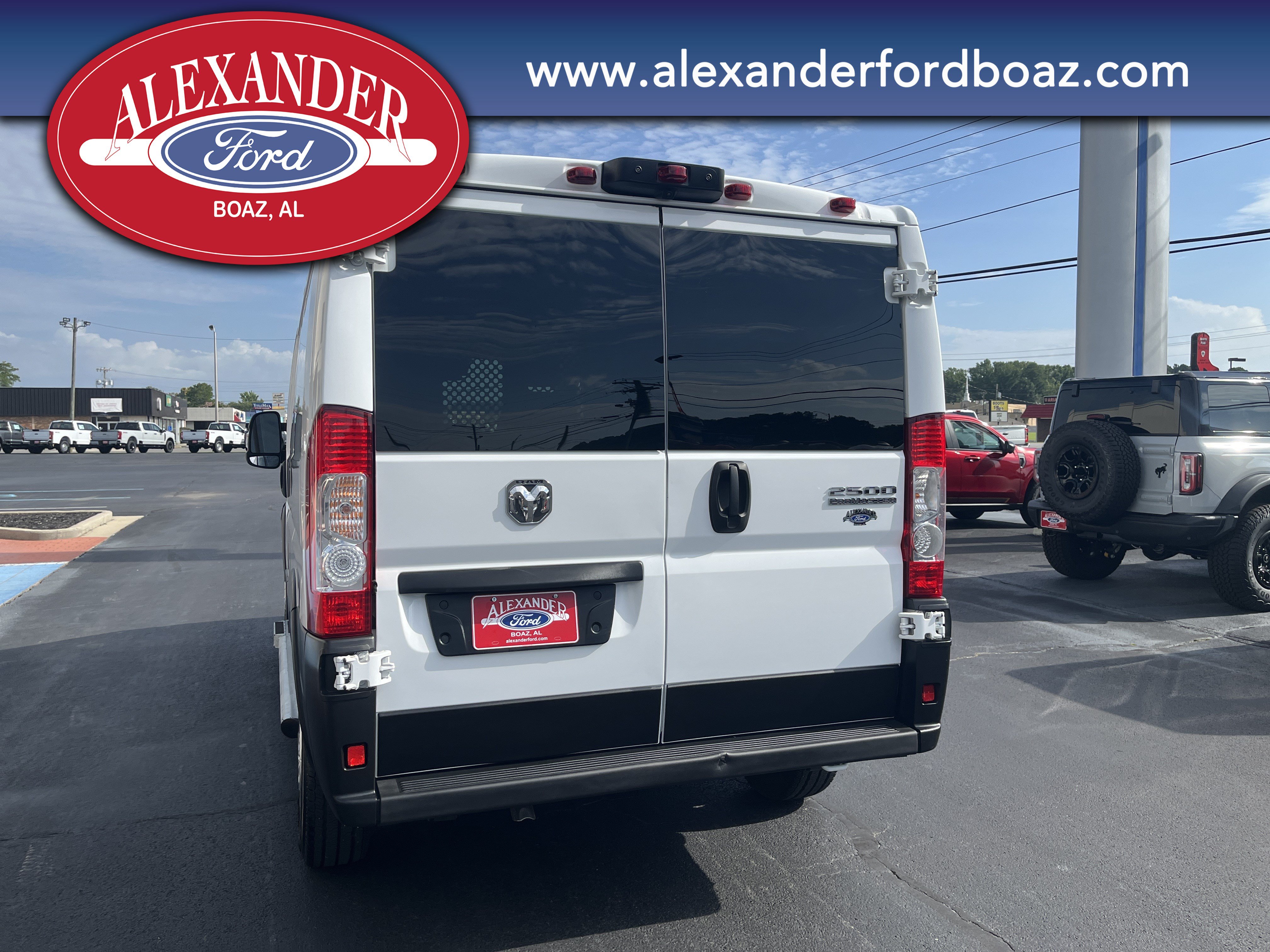 Used 2025 RAM ProMaster 2500 w/ U-Haul Equipment Group FWD image 6