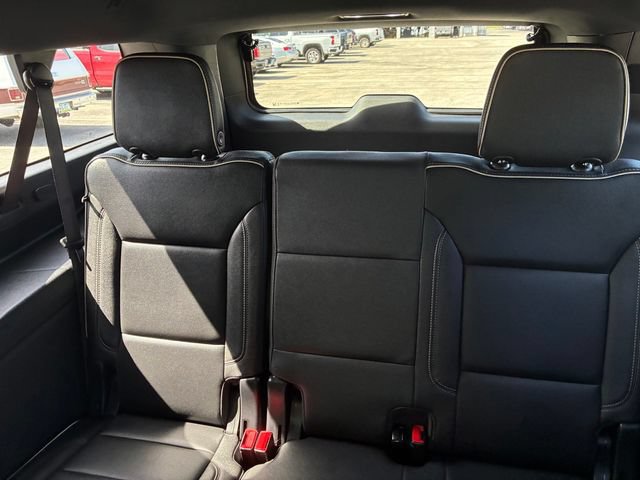 Used 2025 Chevrolet Suburban Premier AWD/4WD image 16