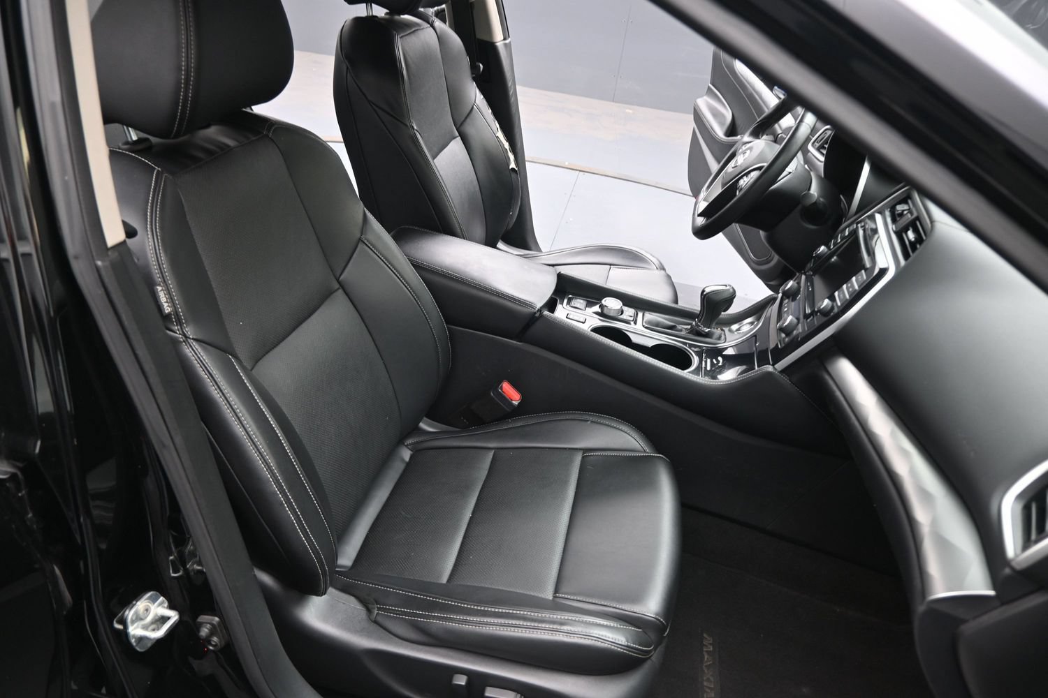 Used 2023 Nissan Maxima SV w/ Floor Mat Group FWD image 27