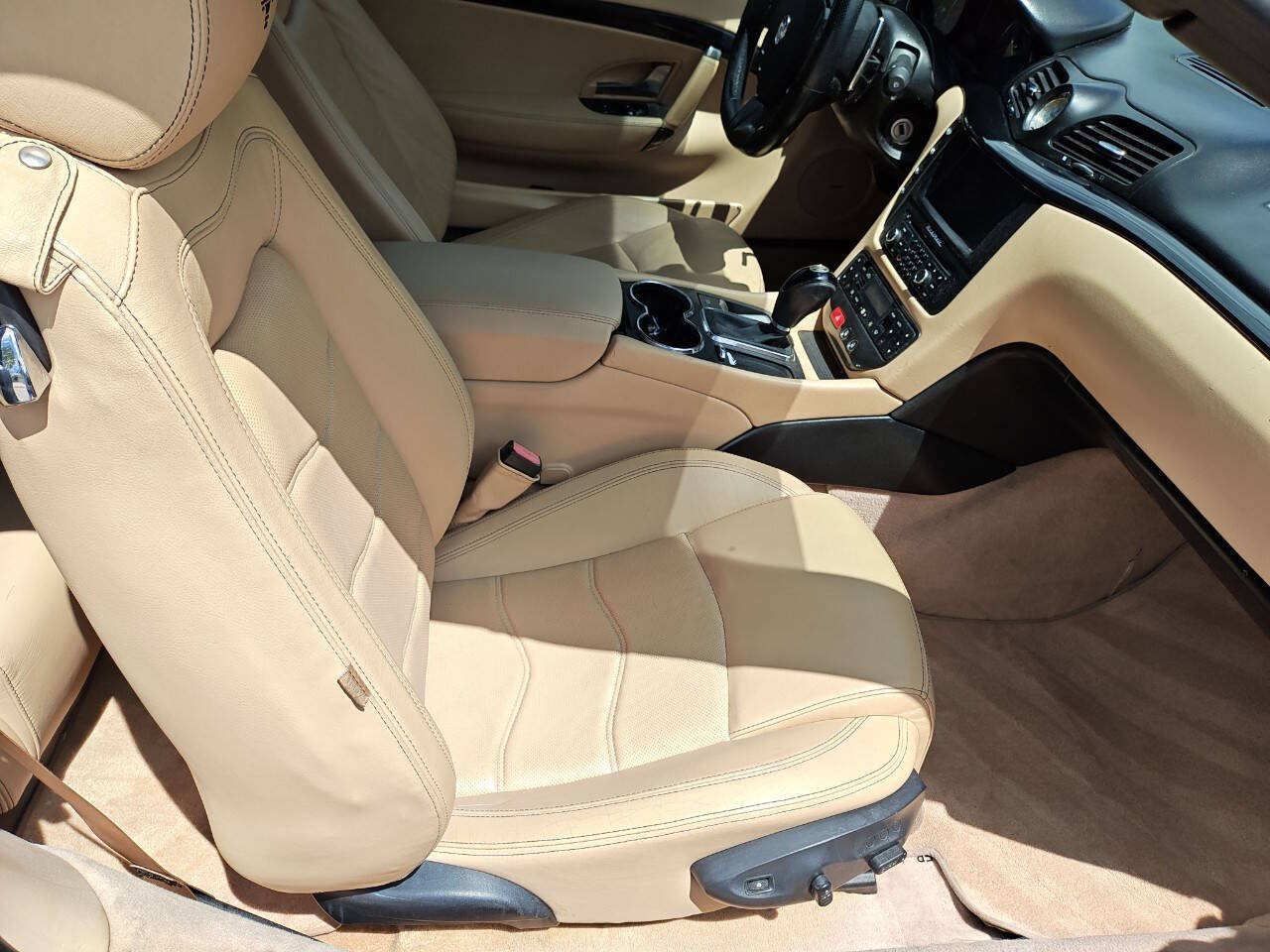 Used 2015 Maserati GranTurismo Convertible RWD image 41