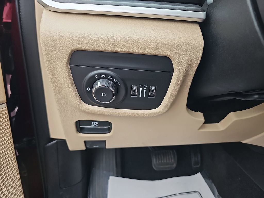 Used 2021 Jeep Grand Cherokee L Limited image 30