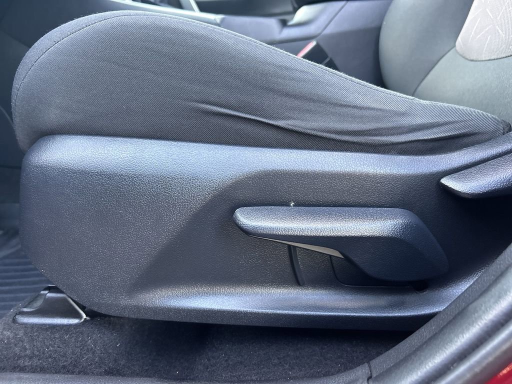 Used 2019 Toyota RAV4 XLE FWD image 38