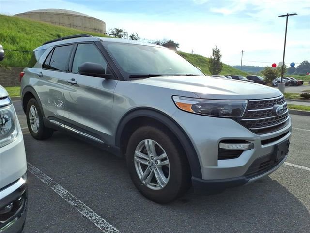 Used 2020 Ford Explorer XLT w/ Equipment Group 202A AWD/4WD image 10