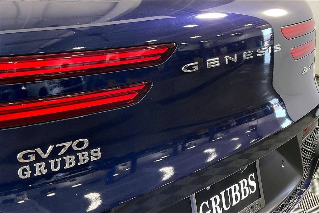 Used 2022 Genesis GV70 3.5T Sport w/ Sport Prestige Package AWD/4WD image 40