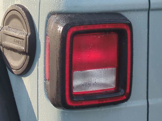 Used 2024 Jeep Wrangler Unlimited image 21