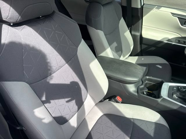 Used 2021 Toyota RAV4 XLE w/ Convenience Package AWD/4WD image 16