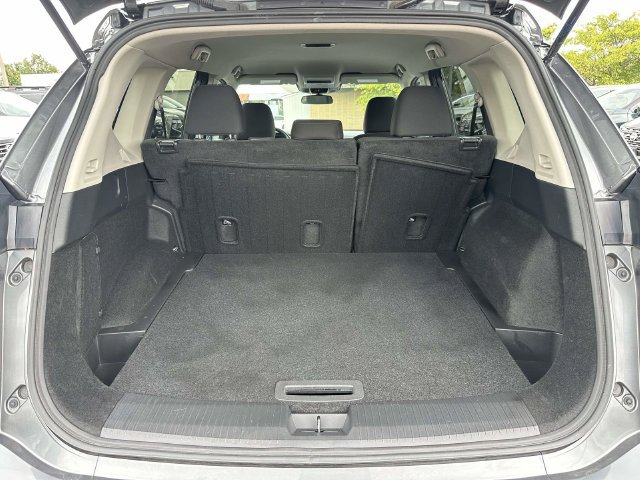 Used 2024 Nissan Rogue S AWD/4WD image 13