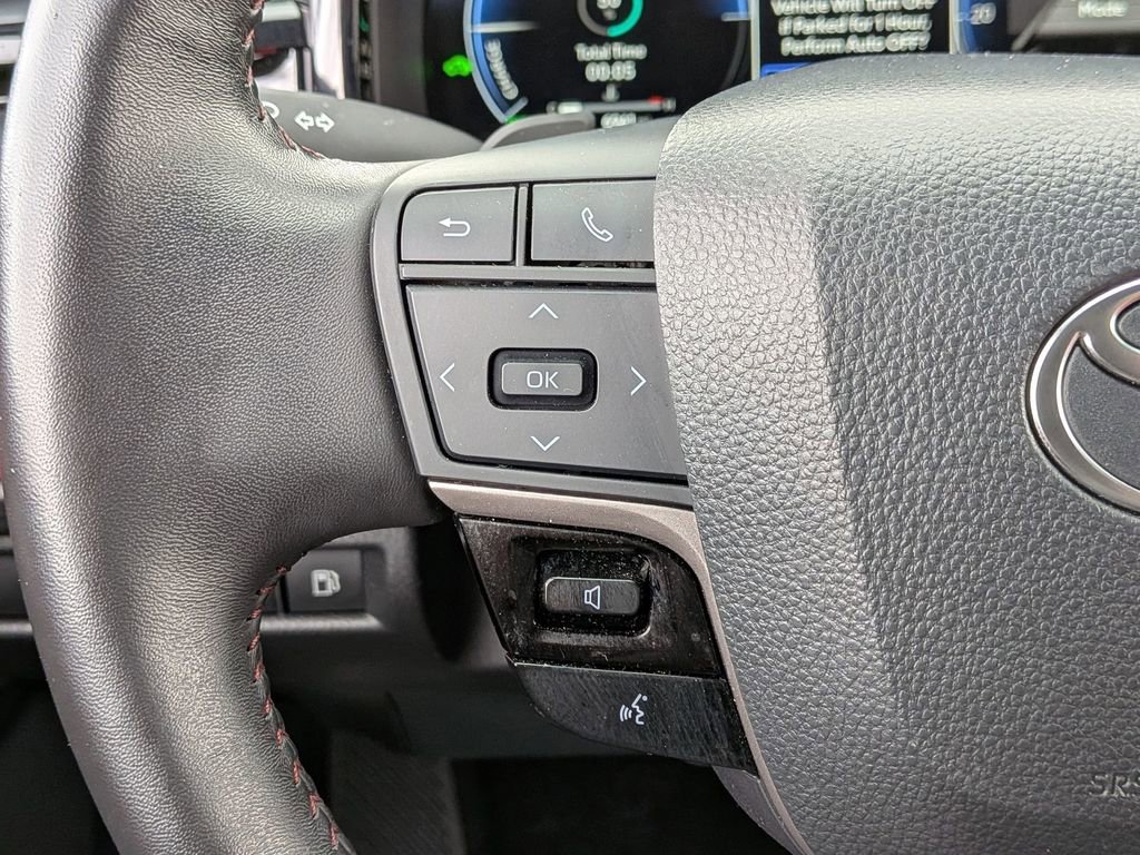 Used 2025 Toyota Camry XSE FWD image 19