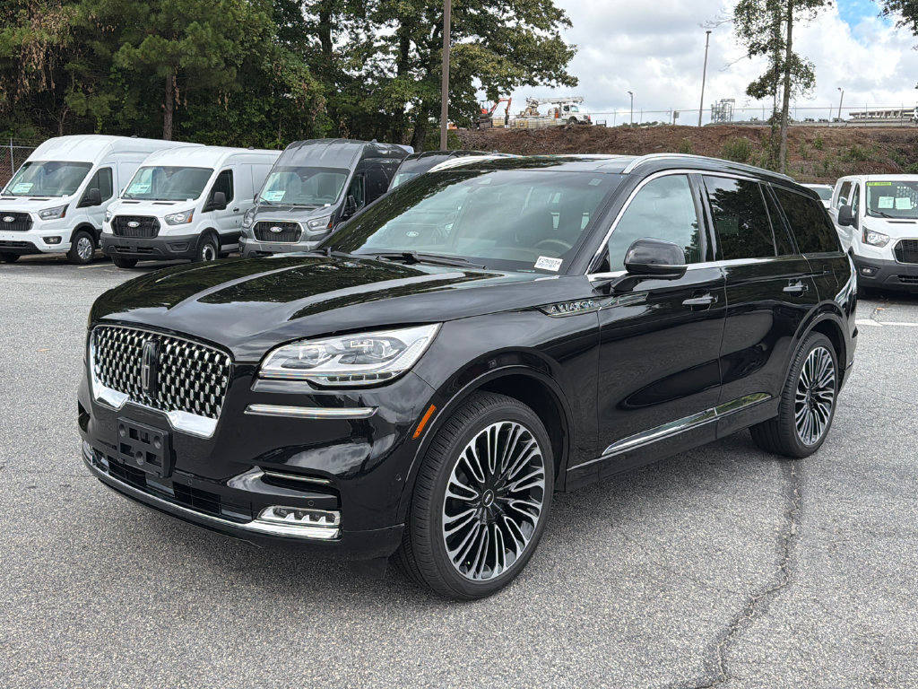 Used 2024 Lincoln Aviator Black Label AWD/4WD image 3