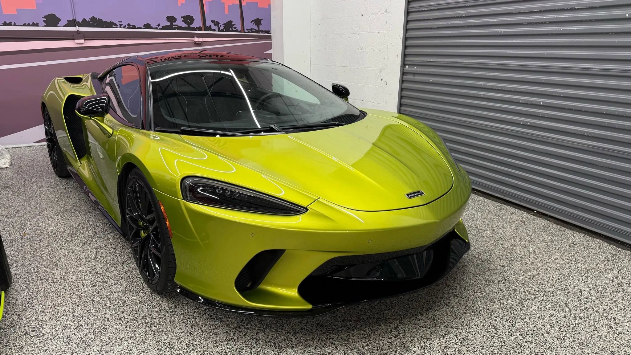 Used 2023 McLaren GT image 1