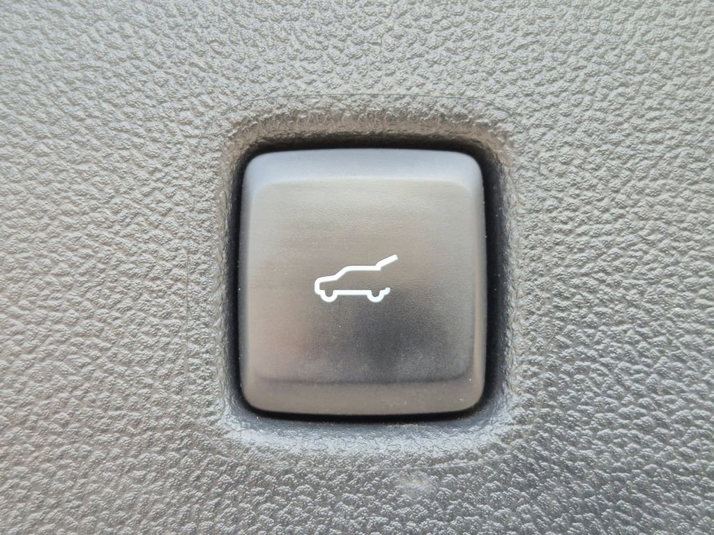 Used 2024 Ford Escape ST-Line image 16