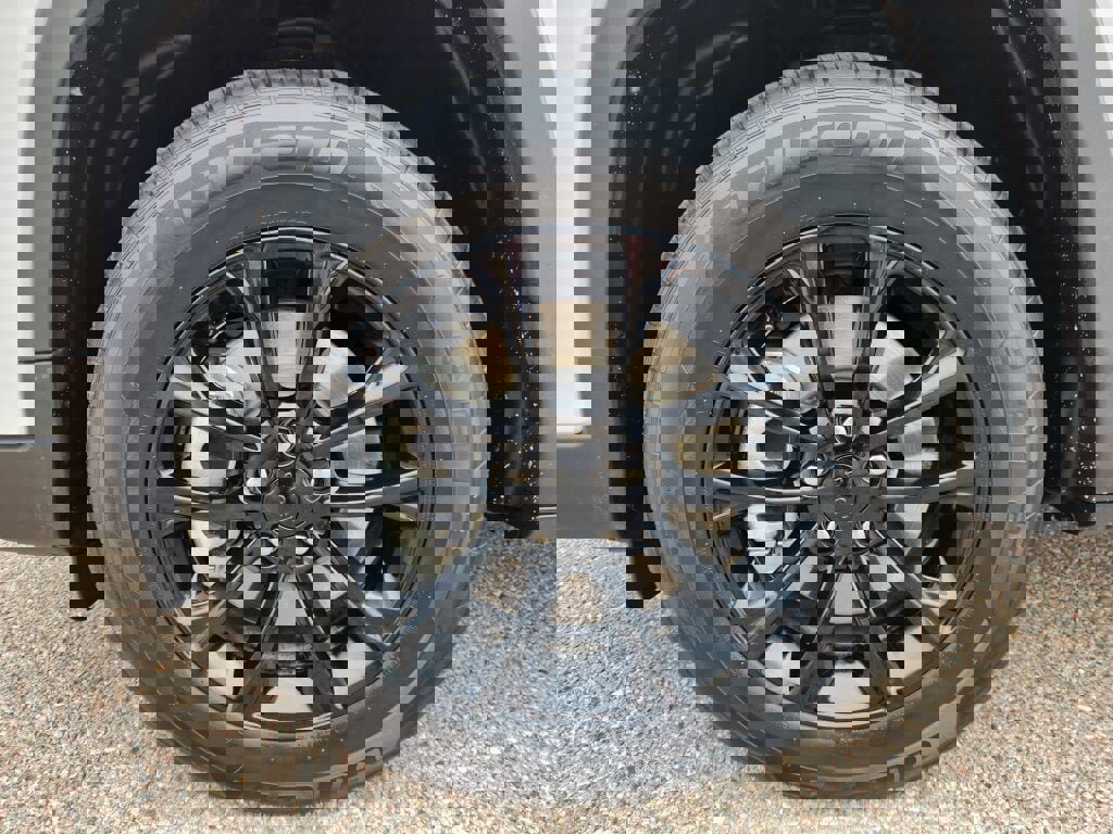 Certified 2023 Jeep Cherokee Altitude Lux image 16