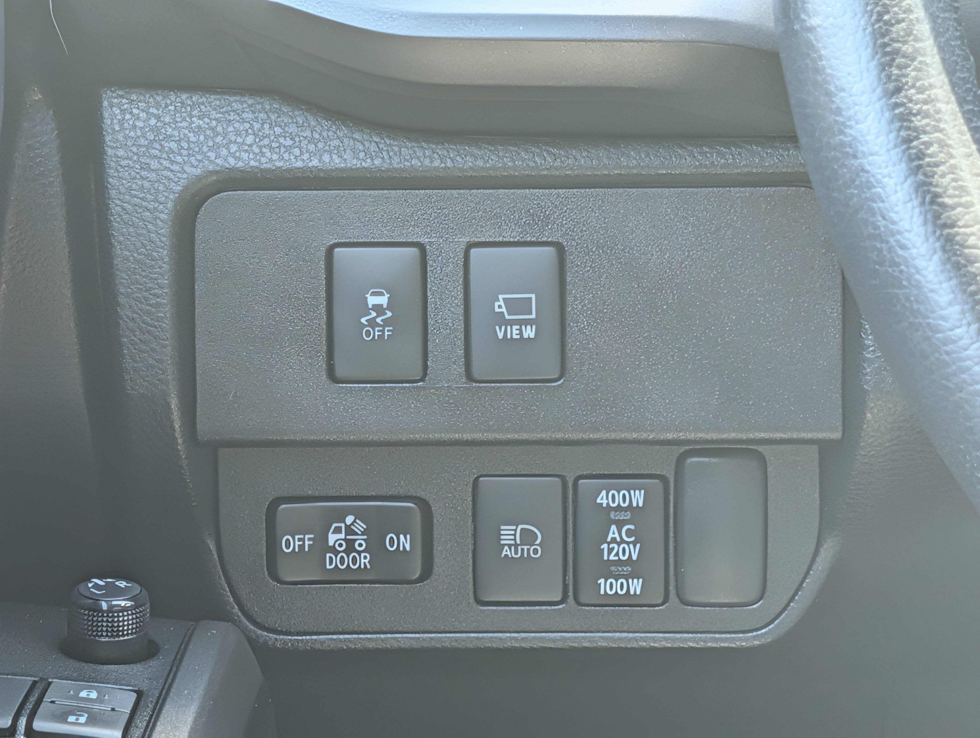 Used 2022 Toyota Tacoma TRD Sport w/ TRD Premium Sport Package AWD/4WD image 28