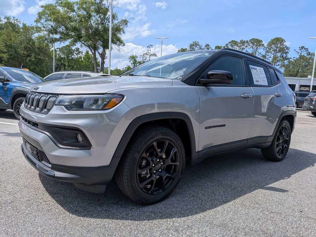 Used 2022 Jeep Compass Latitude FWD image 6