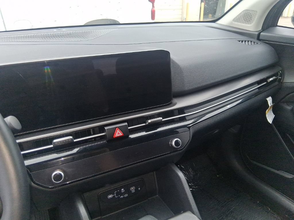 Certified 2026 Kia Sportage EX FWD image 11