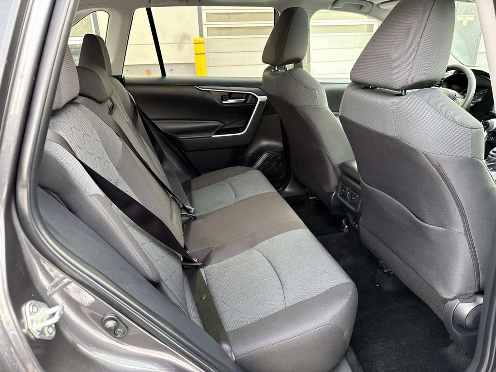Used 2025 Toyota RAV4 XLE image 34