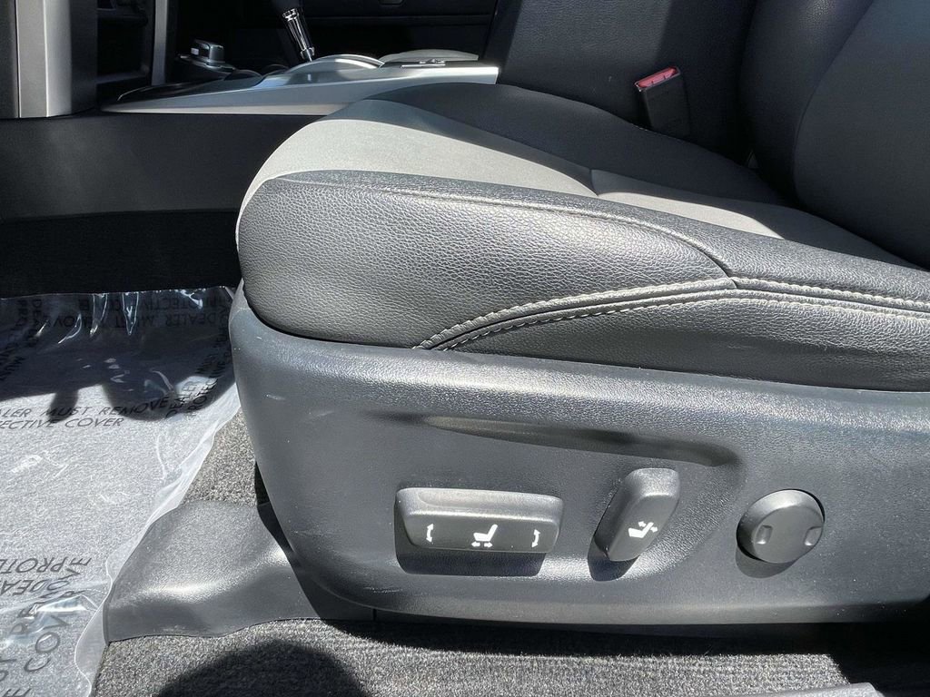 Used 2020 Toyota 4Runner SR5 Premium w/ Moonroof Package AWD/4WD image 19