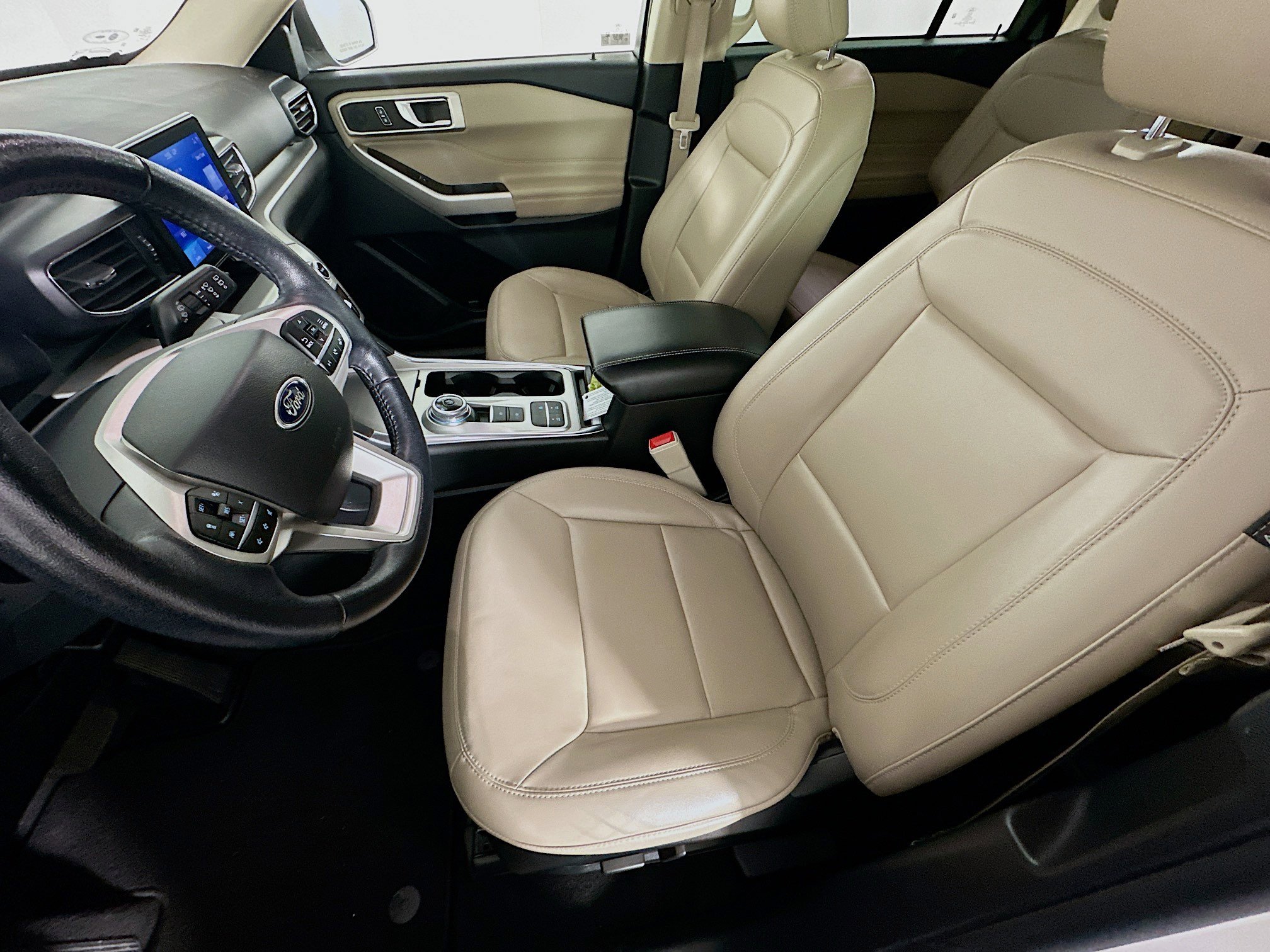 Used 2022 Ford Explorer XLT w/ Equipment Group 202A image 13