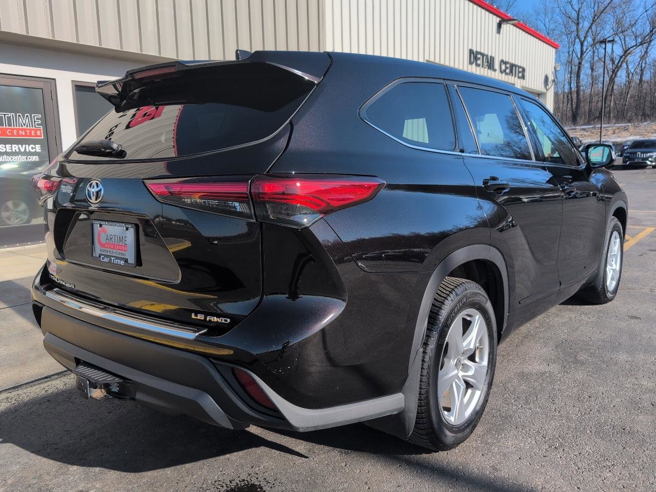 Used 2020 Toyota Highlander LE image 8
