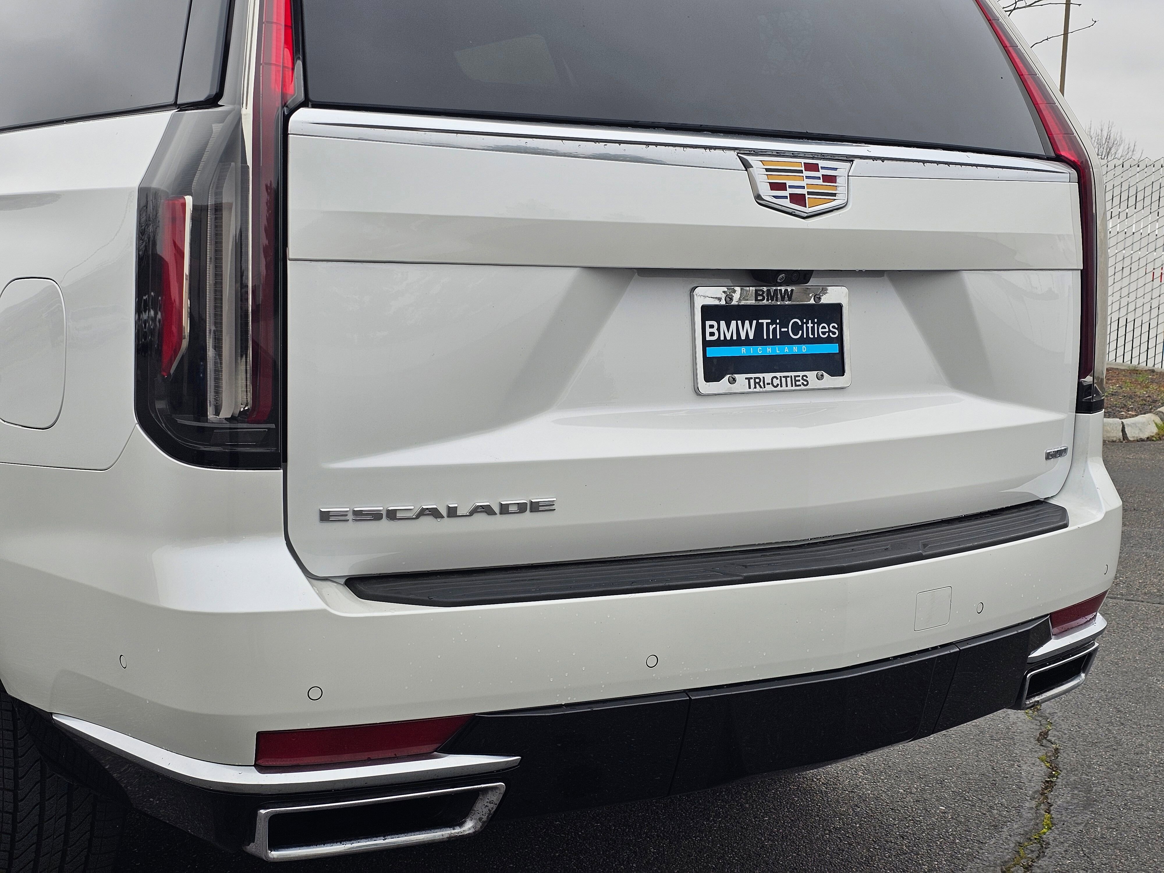 Used 2023 Cadillac Escalade Premium Luxury w/ Performance Package image 39