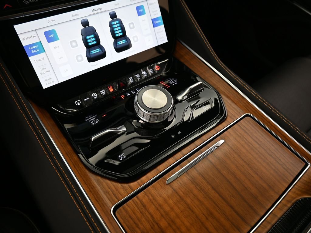 Used 2024 Jeep Grand Wagoneer Series III image 22