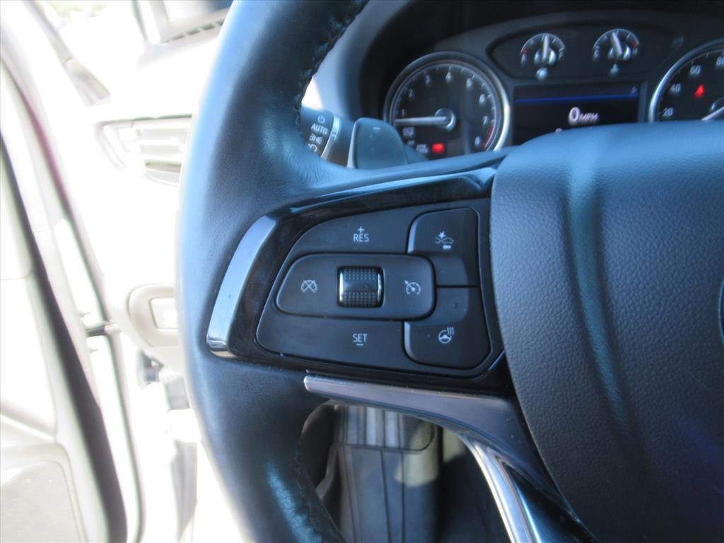 Used 2023 Buick Enclave Essence image 18