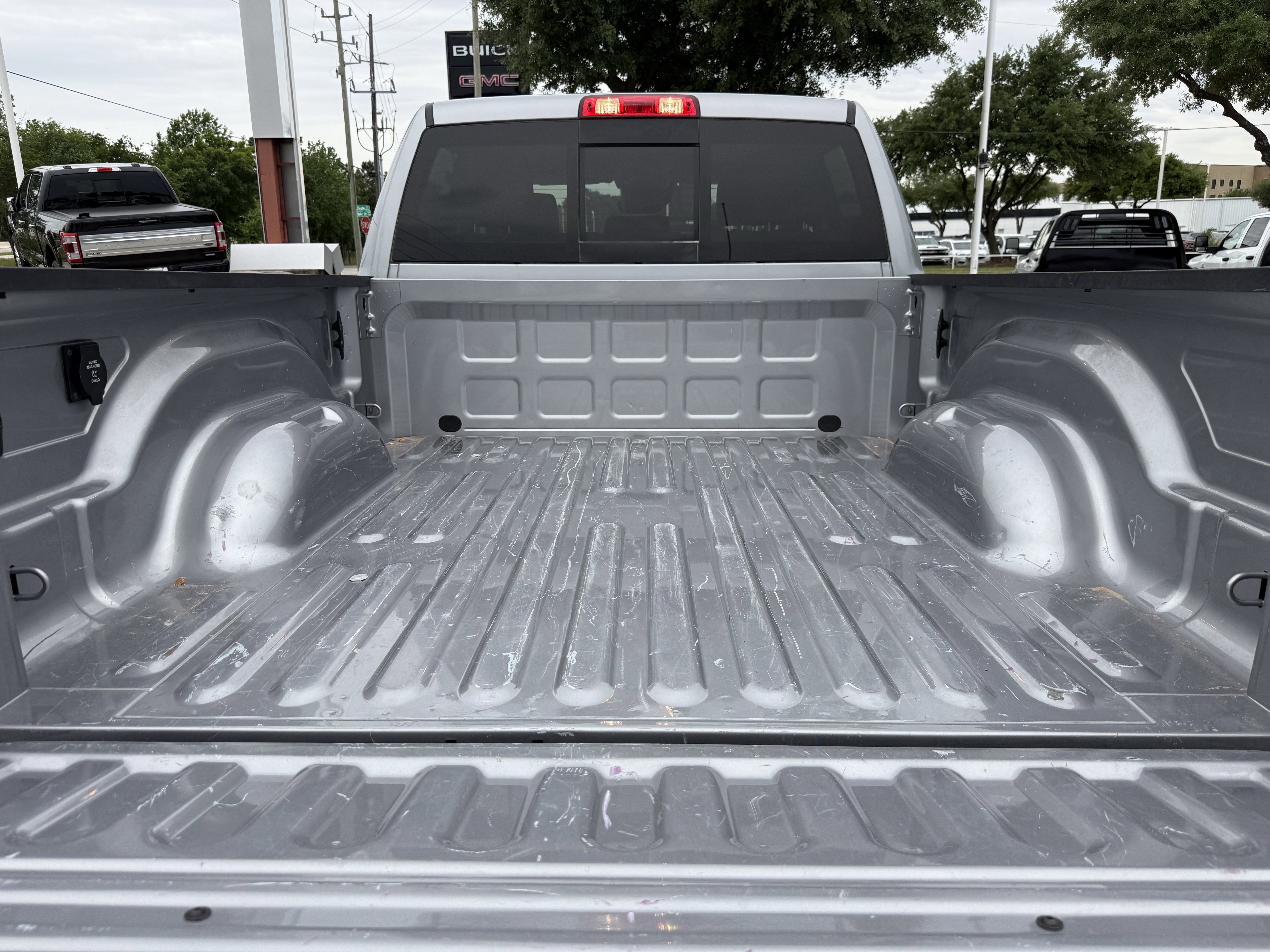 Used 2024 RAM 2500 Laramie w/ Safety Group AWD/4WD image 31