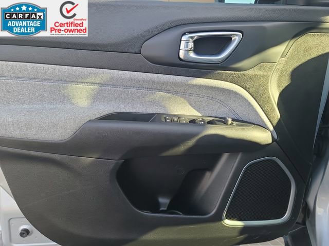 Certified 2024 Jeep Compass Sport image 15
