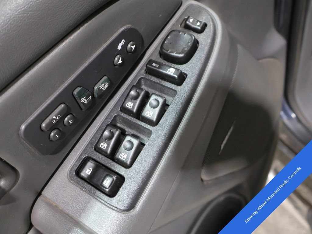 Used 2004 Chevrolet Avalanche 4x4 w/ Preferred Equipment Group image 9