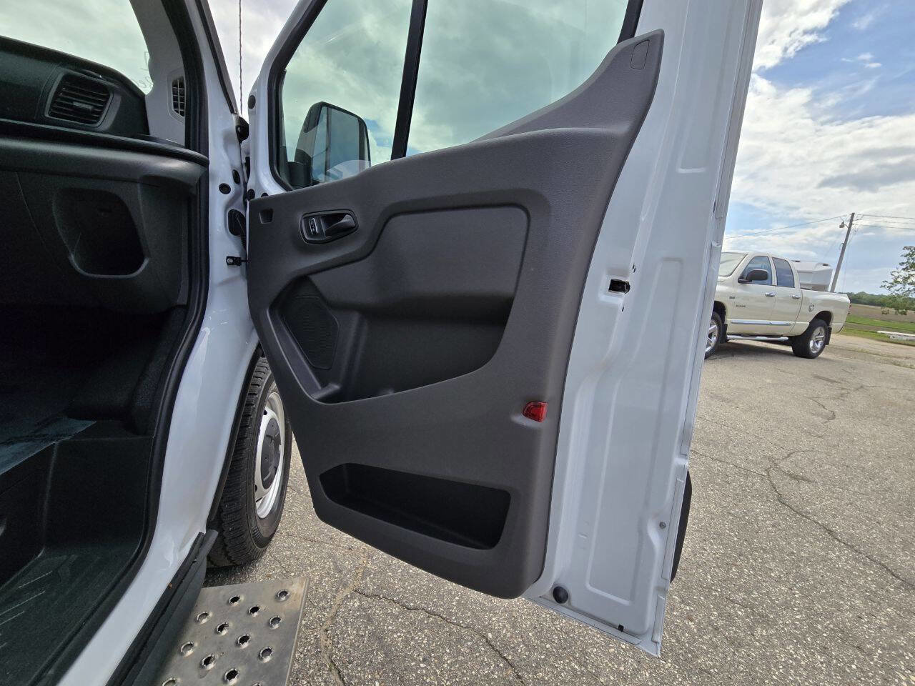 Used 2023 Ford Transit 350 XL image 16