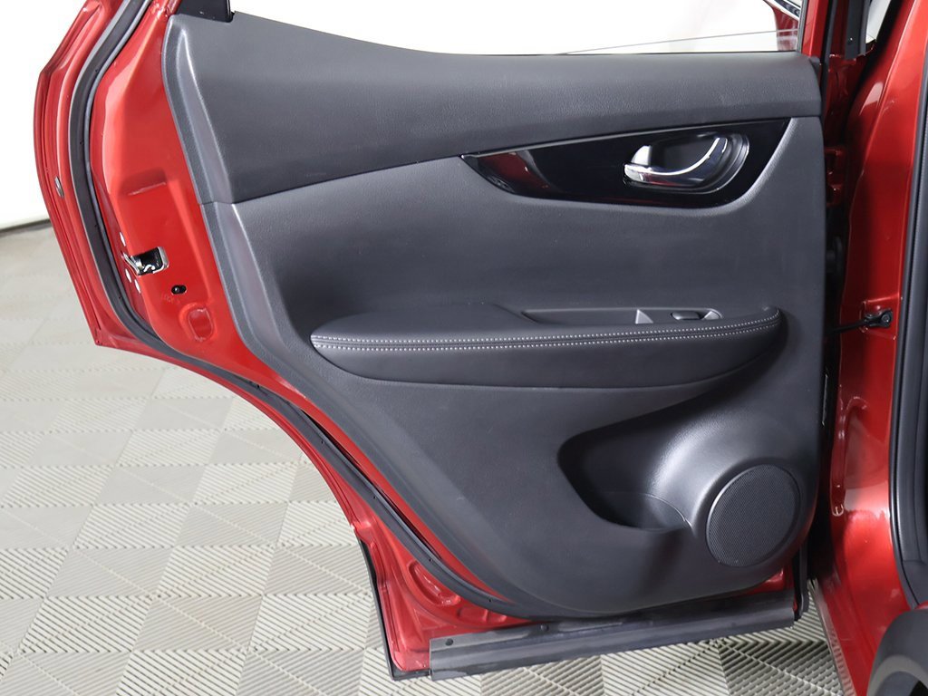 Used 2022 Nissan Rogue Sport SV w/ Technology Package image 24