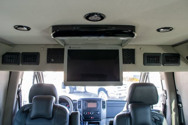Used 2010 Mercedes-Benz Sprinter 2500 image 26