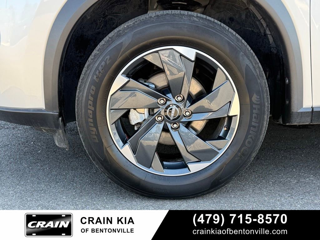 Used 2024 Nissan Rogue SV AWD/4WD image 34