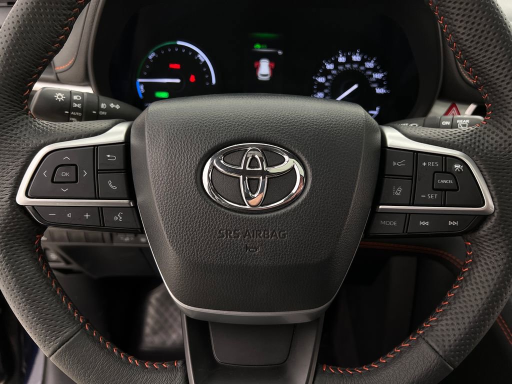 Used 2024 Toyota Sienna XSE w/ XSE Plus Package image 21