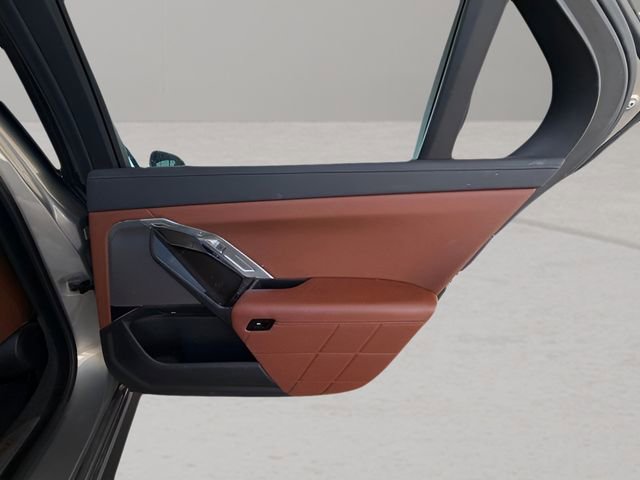 Used 2023 BMW 740i 740i w/ Executive Package image 36