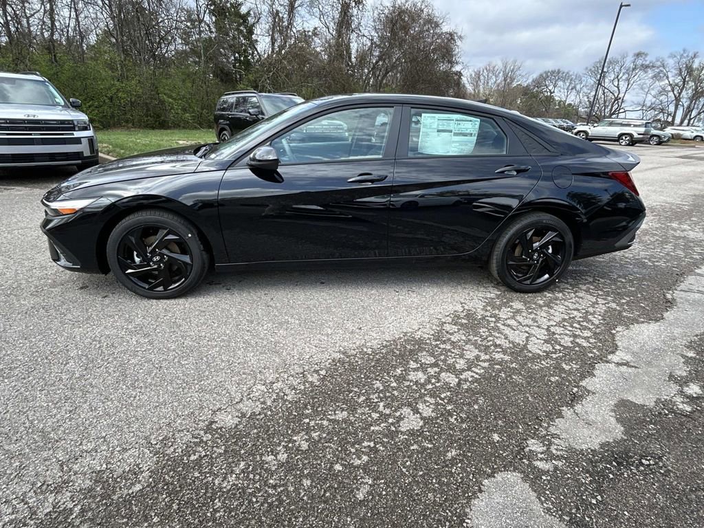 New 2026 Hyundai Elantra Sport image 4