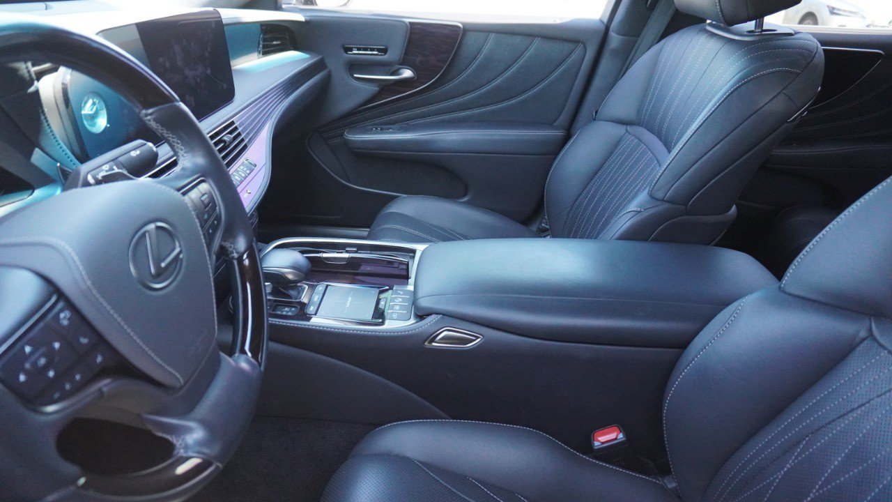Certified 2021 Lexus LS 500 w/ Interior Upgrade Package RWD image 10