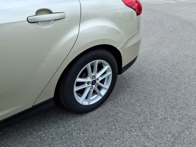 Used 2017 Ford Focus SE FWD image 5