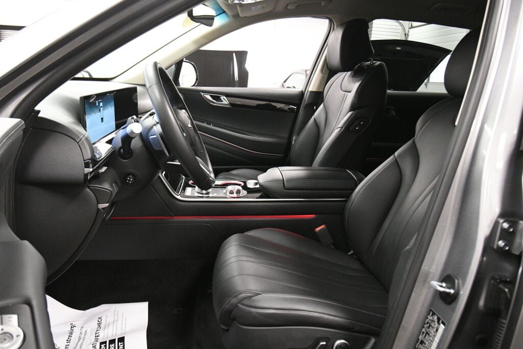 Used 2025 Genesis GV80 2.5T Standard AWD/4WD image 10