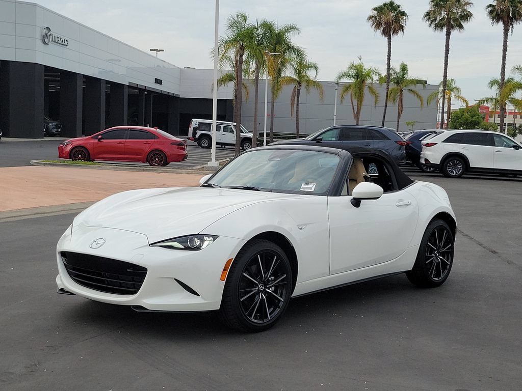 New 2026 MAZDA MX-5 Miata Grand Touring RWD image 25
