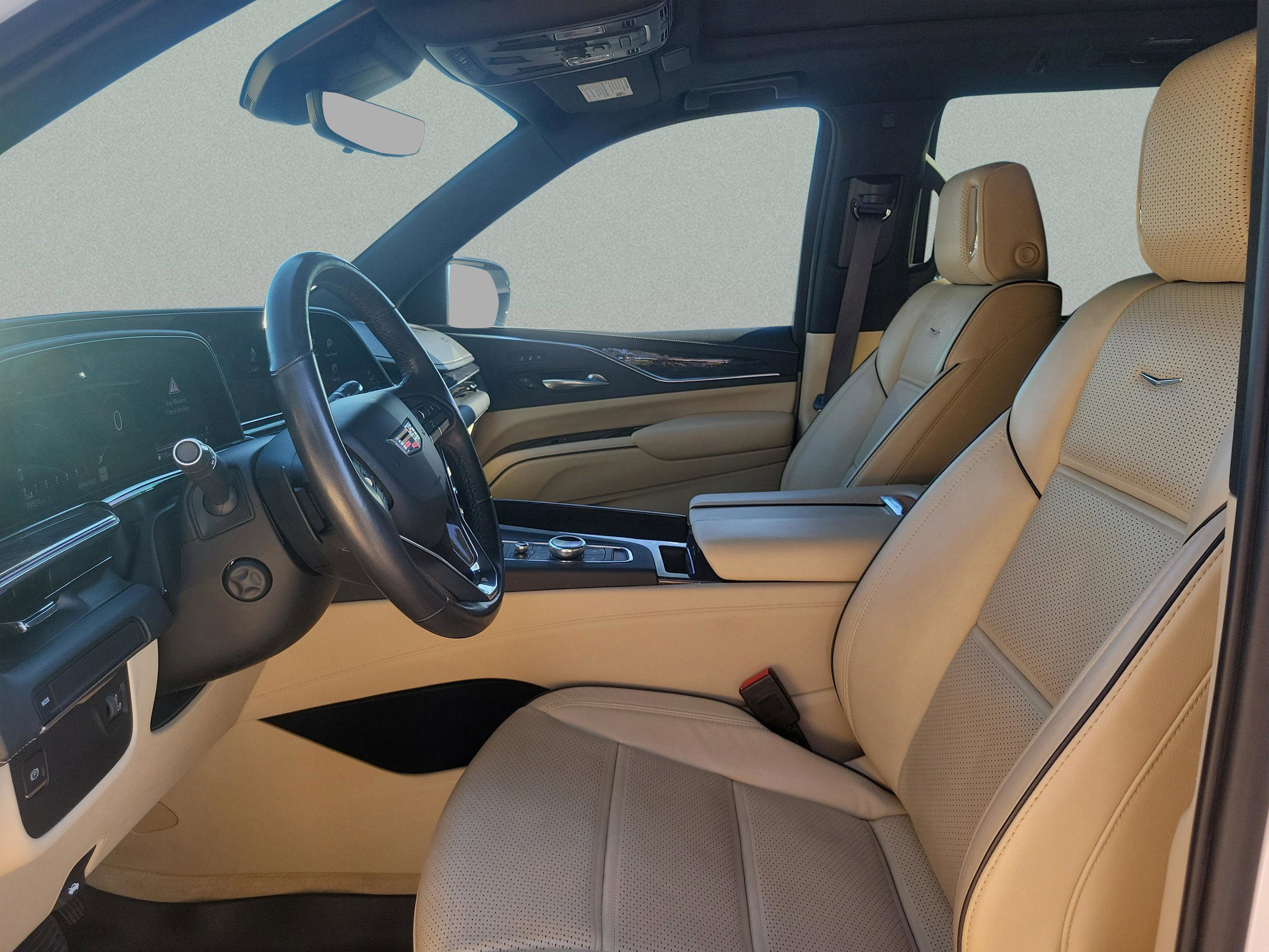 Used 2021 Cadillac Escalade Premium Luxury image 21