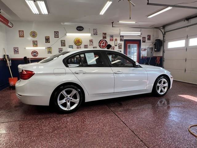 Used 2014 BMW 328i xDrive Sedan AWD/4WD image 3