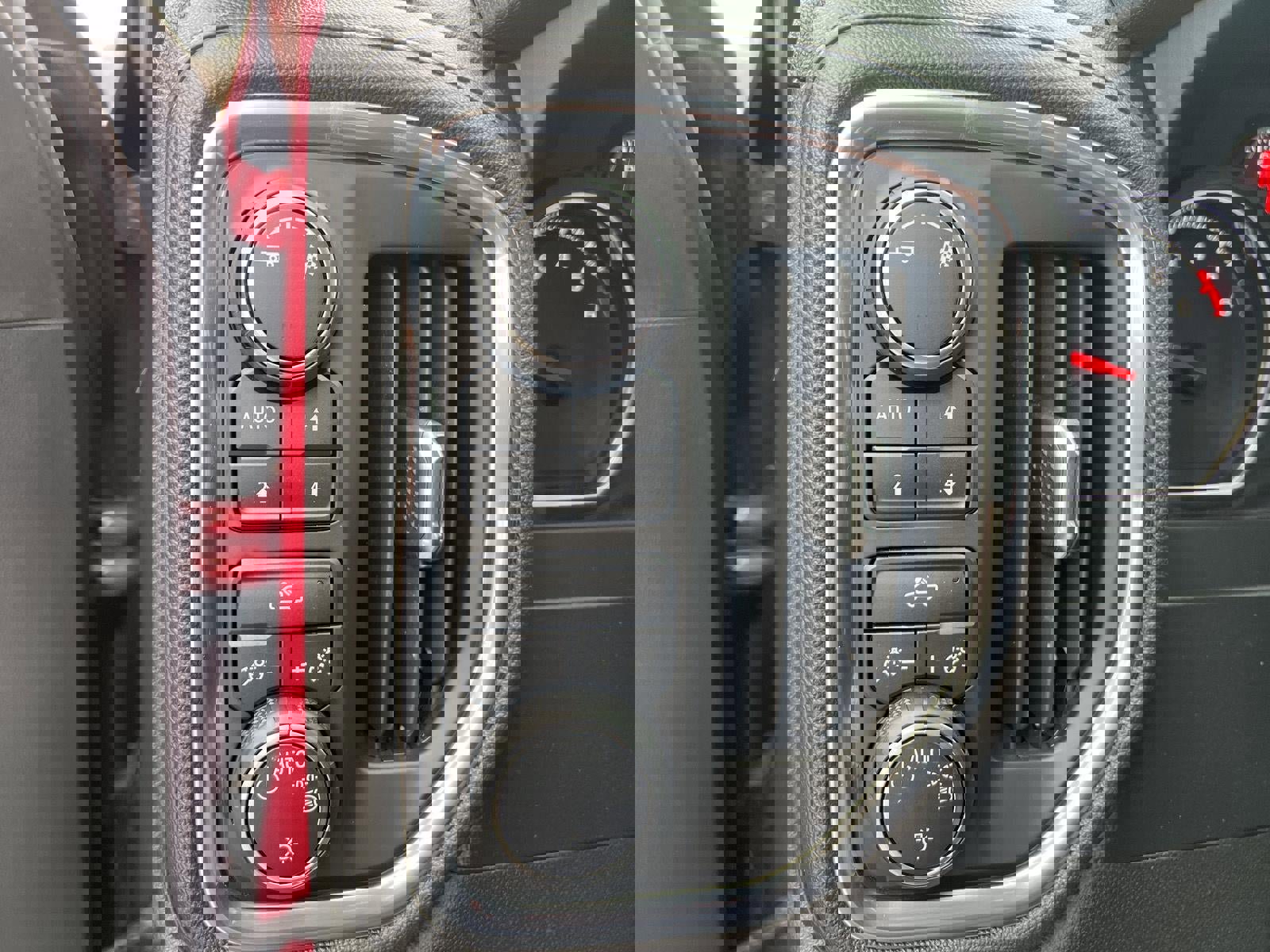 Used 2019 Chevrolet Silverado 1500 LT w/ All-Star Edition image 13