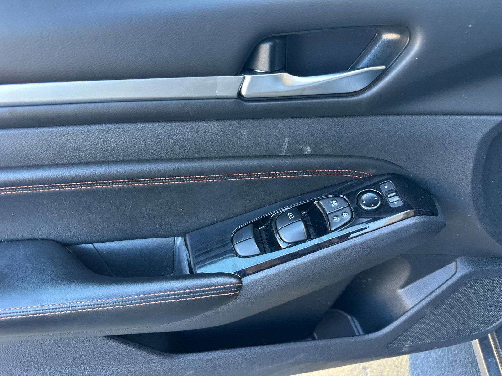 Used 2023 Nissan Altima 2.5 SR image 10