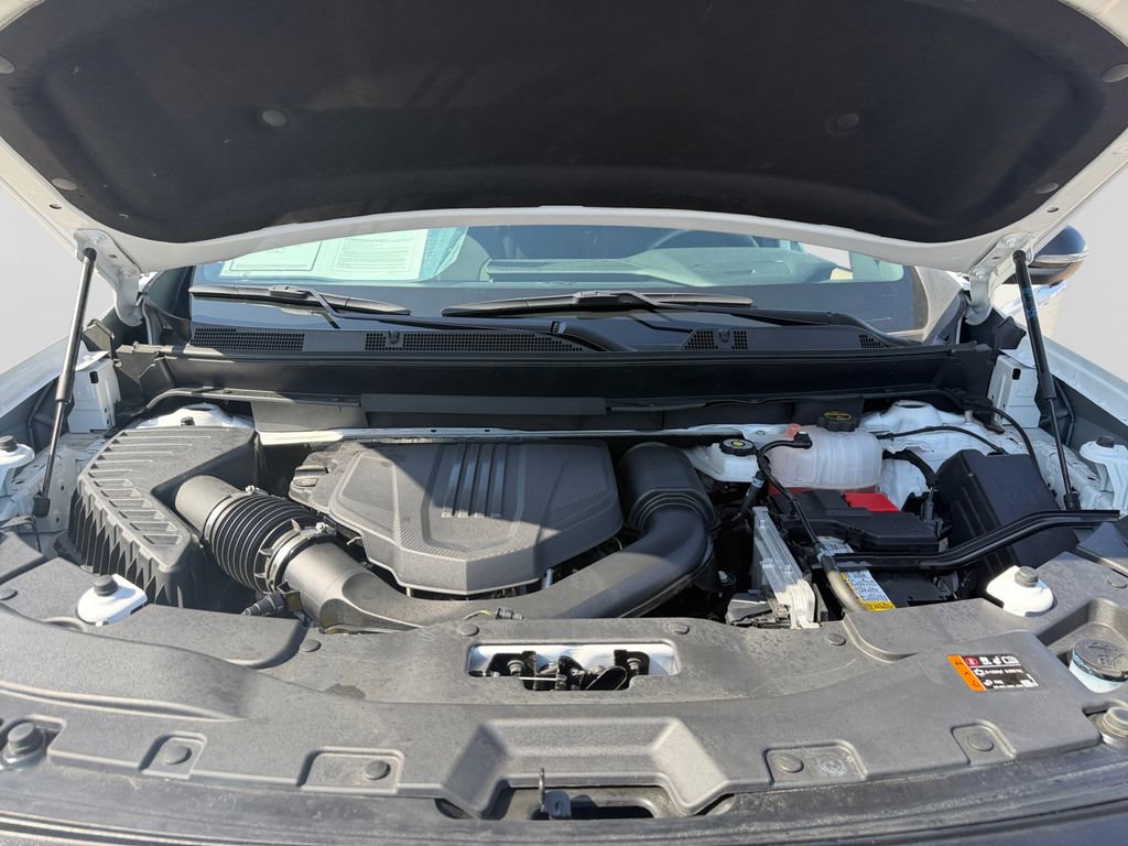 Used 2025 GMC Acadia Elevation image 9