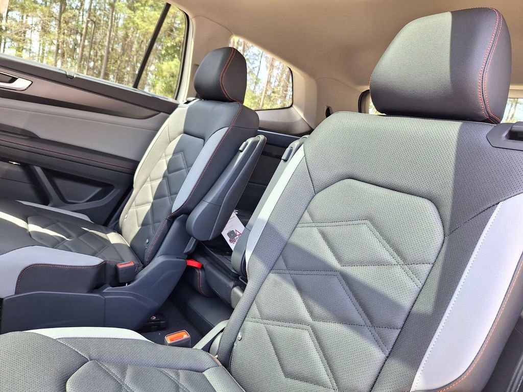 New 2026 Volkswagen Atlas Peak Edition image 25