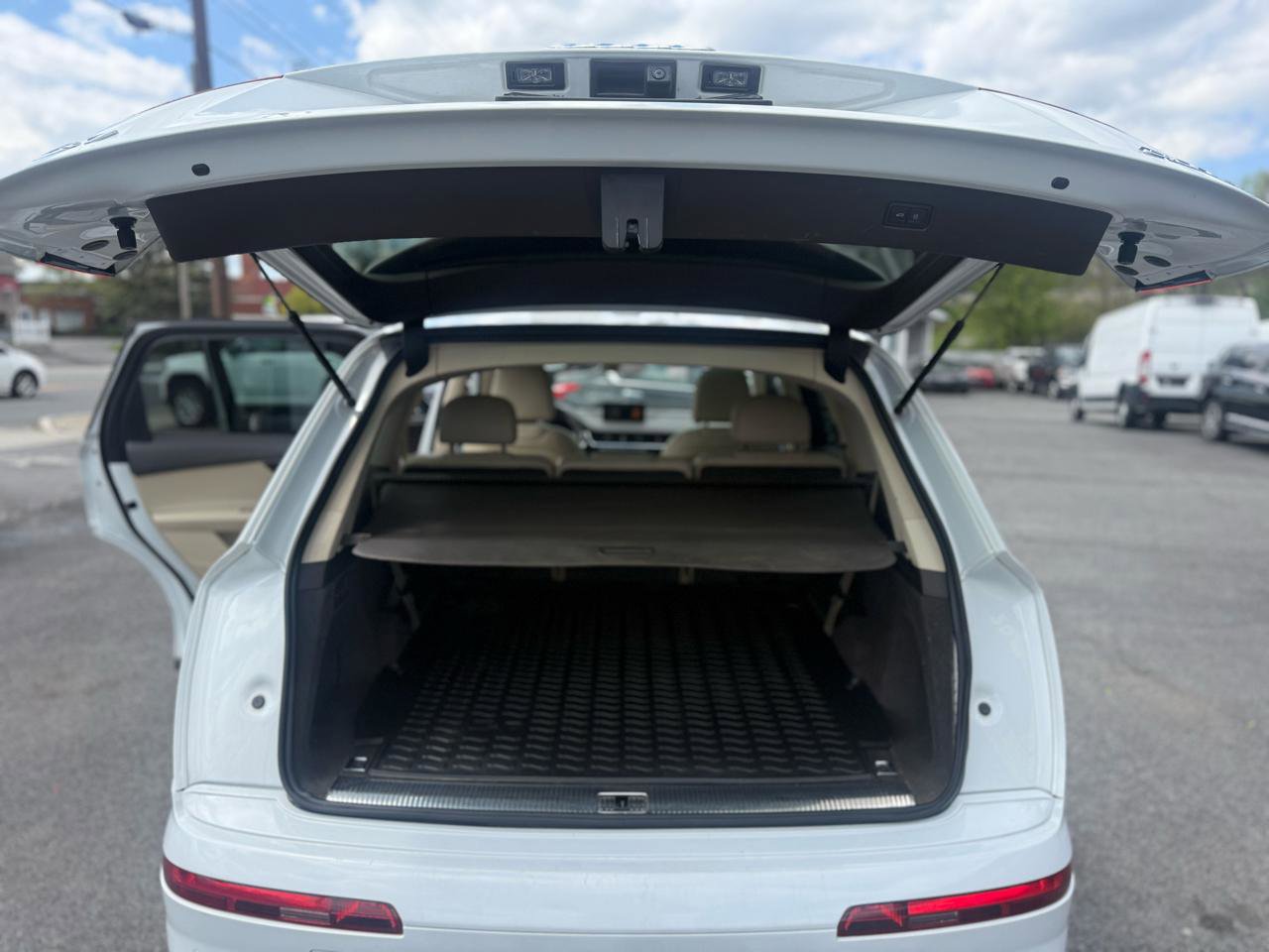 Used 2018 Audi Q7 3.0T Premium Plus AWD/4WD image 14