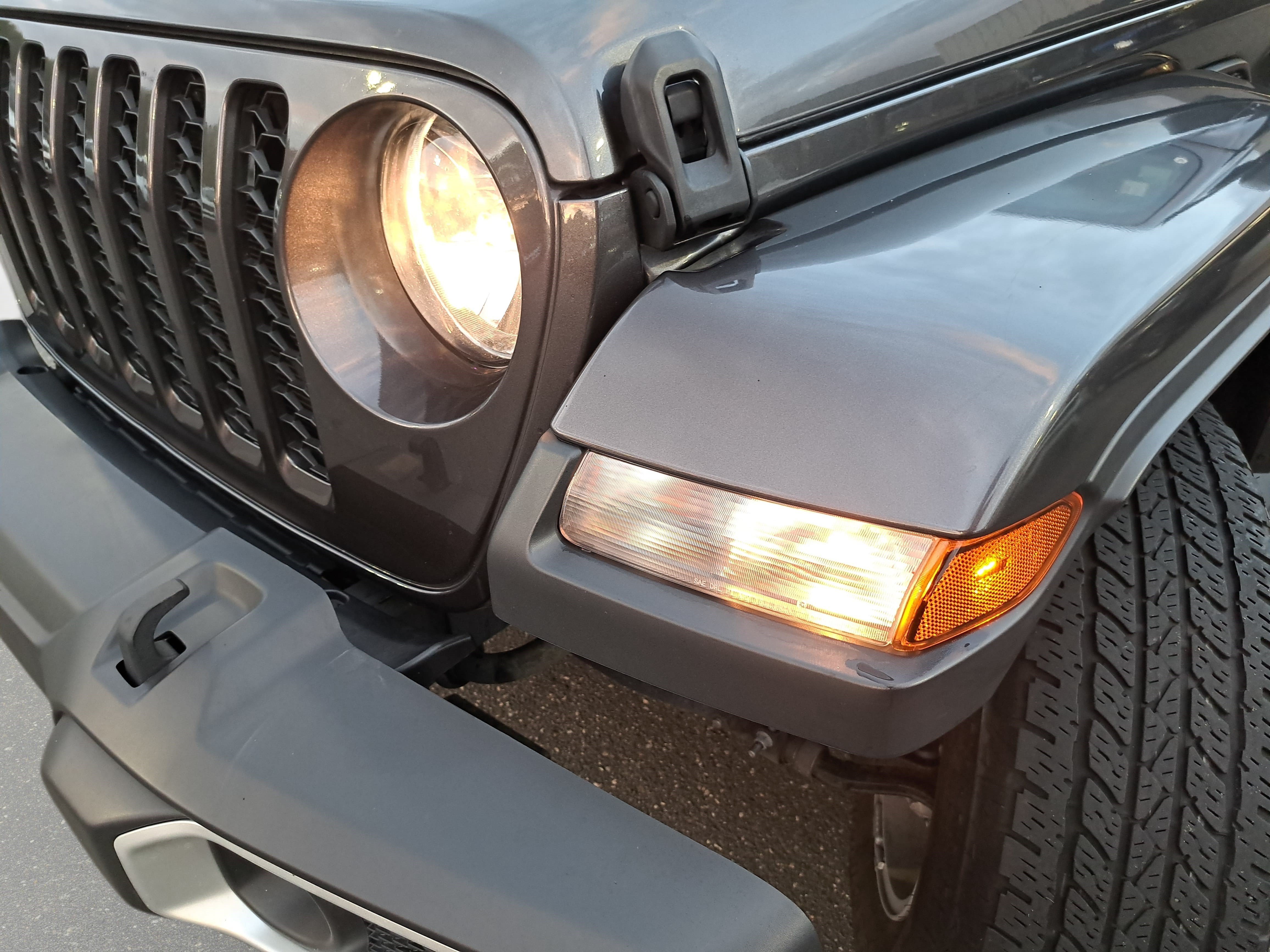 Used 2023 Jeep Gladiator Sport AWD/4WD image 30